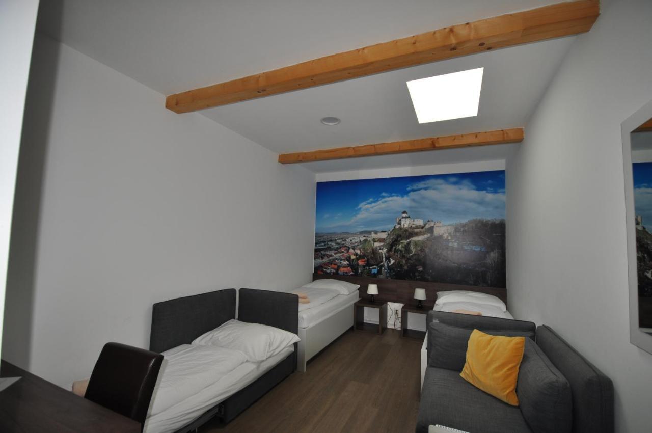 Penzion Arenaostrov Trenčín Exteriér fotografie